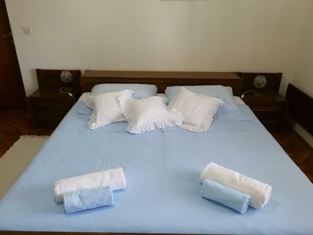 Apartman Mladenka Supetar Eksteriør billede